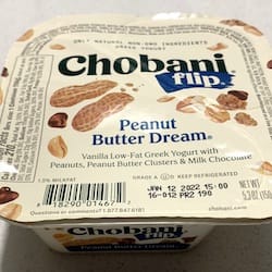Náhled obrázku pro potravinu Chobani flip Peanut Butter Dream vanilkový jogurt s arašídy a vločkami z burákového másla a mléčné čokolády CHOBANI 
