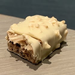 Náhled obrázku pro potravinu PROTEIN LAYER White Chocolate Salty Almond Flavour proteinová tyčinka MULTIPOWER 
