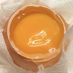 Žloutek ze slepičího vejce syrový - nutriční (výživové) hodnoty, kalorie
