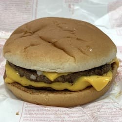 Double Cheeseburger MCDONALD'S USA (porce 155g) - nutriční (výživové) hodnoty, kalorie