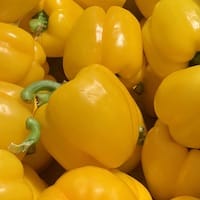 Sweet yellow peppers raw - nutritional values, calories