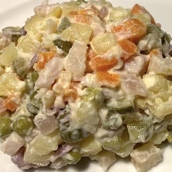 Náhled obrázku pro potravinu Bramborový salát dietní majonéza nahrazena bílým jogurtem